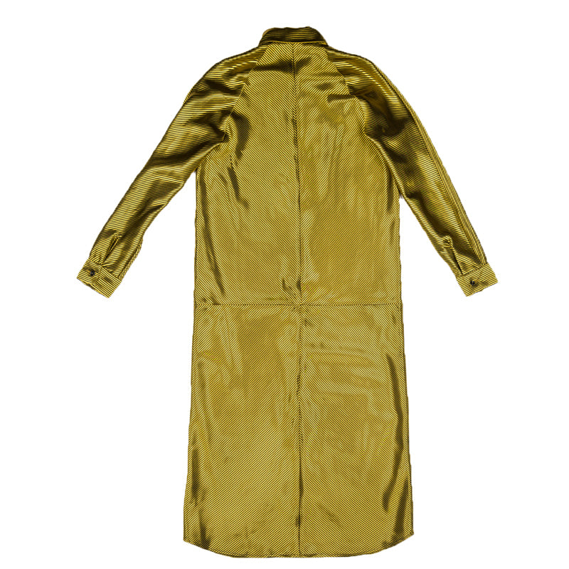 Vestido camisero de hilo dorado y negro con espalda en forma de estrella, mezcla de seda y poliéster, hecho en España. Vista espalda. Ana de Valle. Remolona