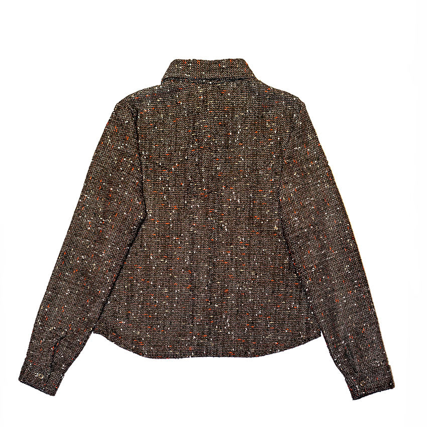 Camisa de lana jaspeada con estructura y botones metálicos, vista de espalda, diseño artesanal hecho en España, por Ana de Valle en Remolona